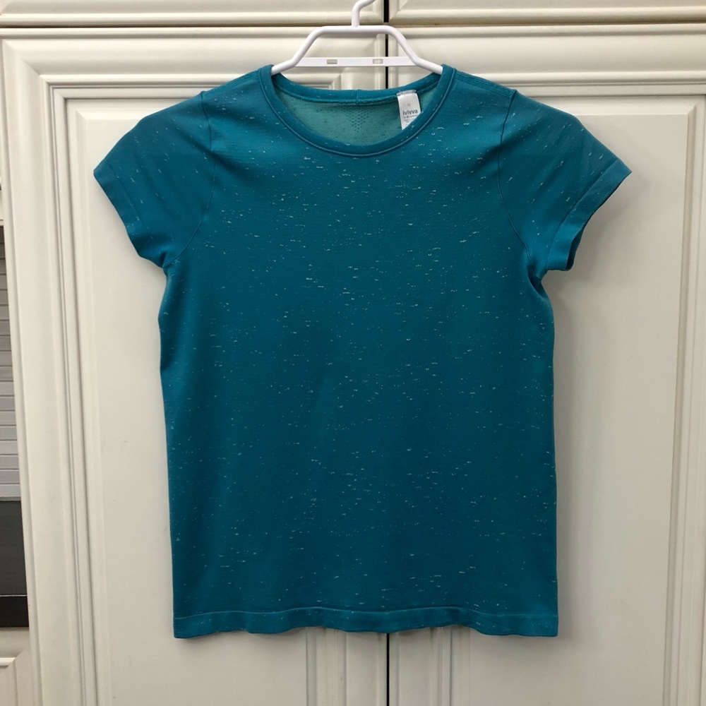 Ivivva by Lululemon girl’s t-shirt 🍋